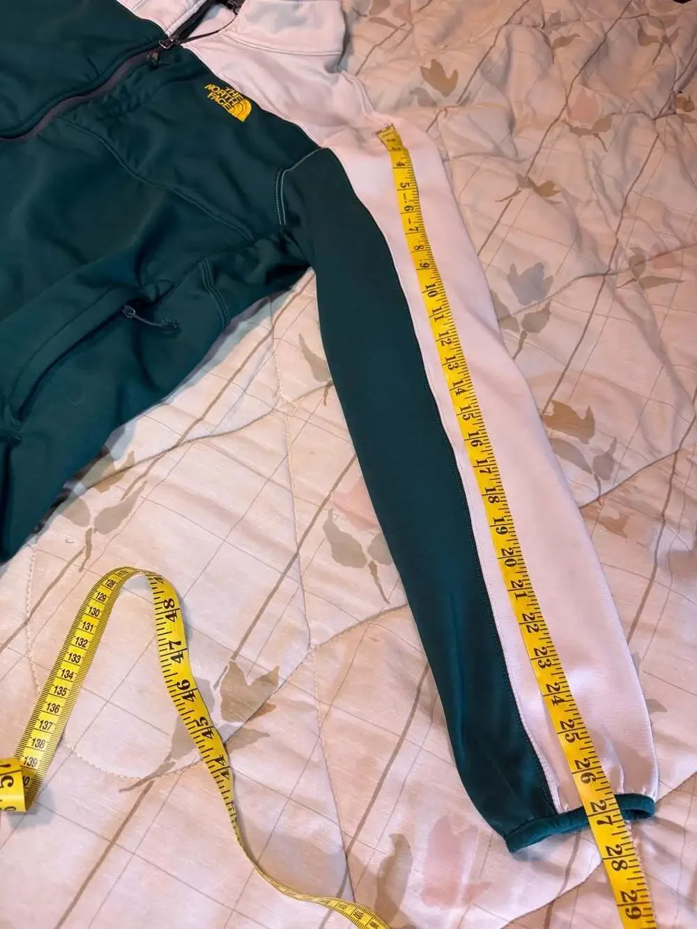 The North Face Apex Risor WindWall Softshell Jacket Green and Cream
